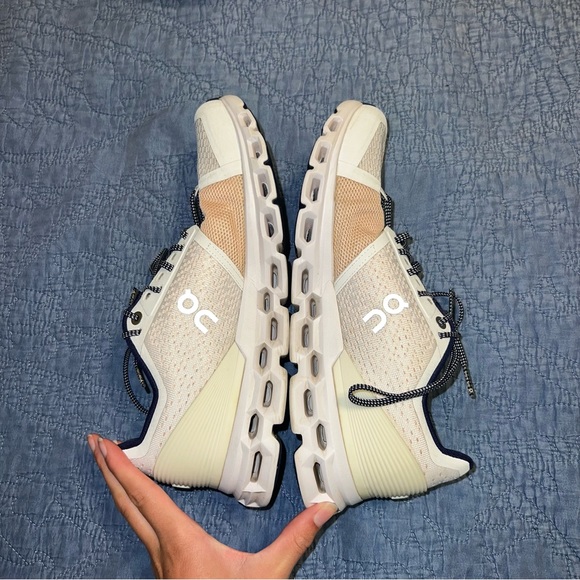 On Cloud Tennis Shoes - Picture 2 of 9